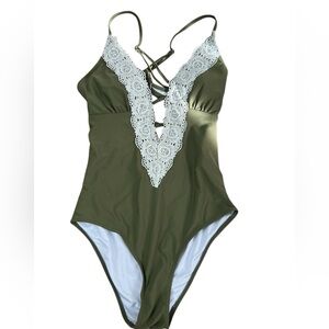 Cupshe Forest Green Bikini Top S